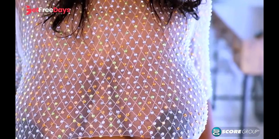 Messy Lexi and her huge areolae