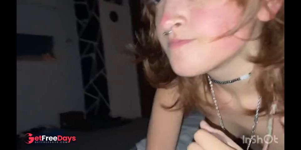 Pendeja de 18 recibe creampie