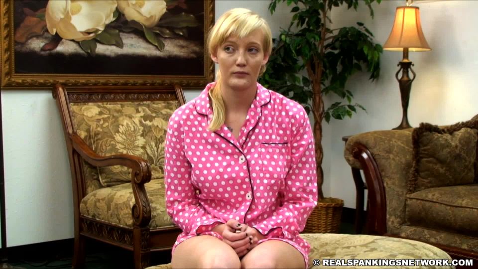 0622 Realspankings - Anne Hand Spanked While In A Straddle.