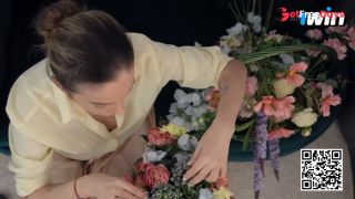 MARY FROST - Quick sex with a flower girl. Cumshot in mouth and squirt after blowjob.