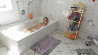 BunnyDiam0nd - Vom Kumpel in der Badewanne uberrascht !!!