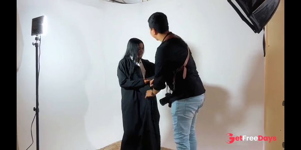 VIDEO COMLETO Fotografo se coge Duro a estudiante y le Adelanta su graduacion