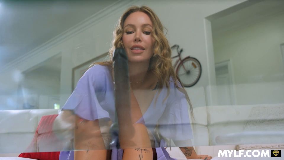 [AskYourMother] Nicole Aniston Lonely Housewife Has A Sneaky Audience [08.30.....
