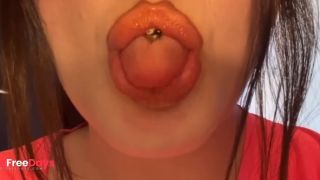 Jadore baiser cette belle bite sur la selle de mon vlo je baise et je me fais un beau corp