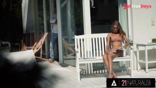 21 NATURALS - Nobody Cant This Hot Natural Beauty Tiffany Tatum