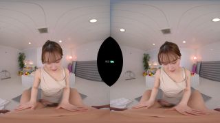 KIWVR-705 【8KVR】射精しても止めない追撃責めで何度も精液＆男潮搾取しまくる美巨乳痴女が寸止め射精管理美波汐里