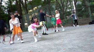 ReducingMosaic STCV-559 【流出映像】 大学女子テニスサークル女子4人組が先輩OB達と乱交Party【かの、ゆか、りな、なな】～かの＆ゆか編～