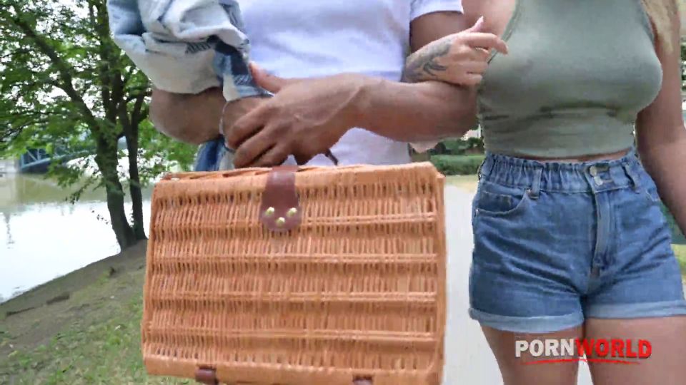 Porn World - Ria Sunn Rampant Gets Picked Up In The Park For BBC DP Threesome - Hardcore