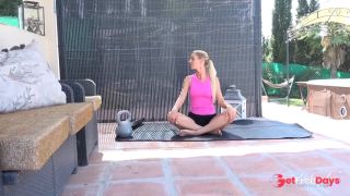Aunt Judys - Yoga with Tall Hot MILF Lynna Nilsson
