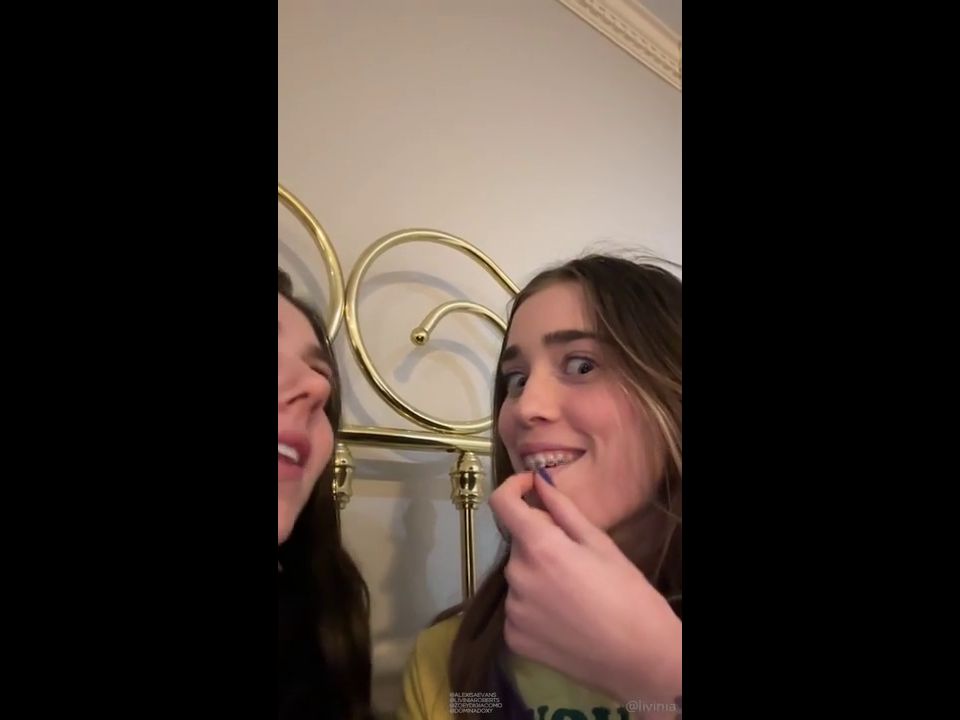 Livinia Roberts Has A Lesbian Orgy With Her Friends Anal Livinia Roberts