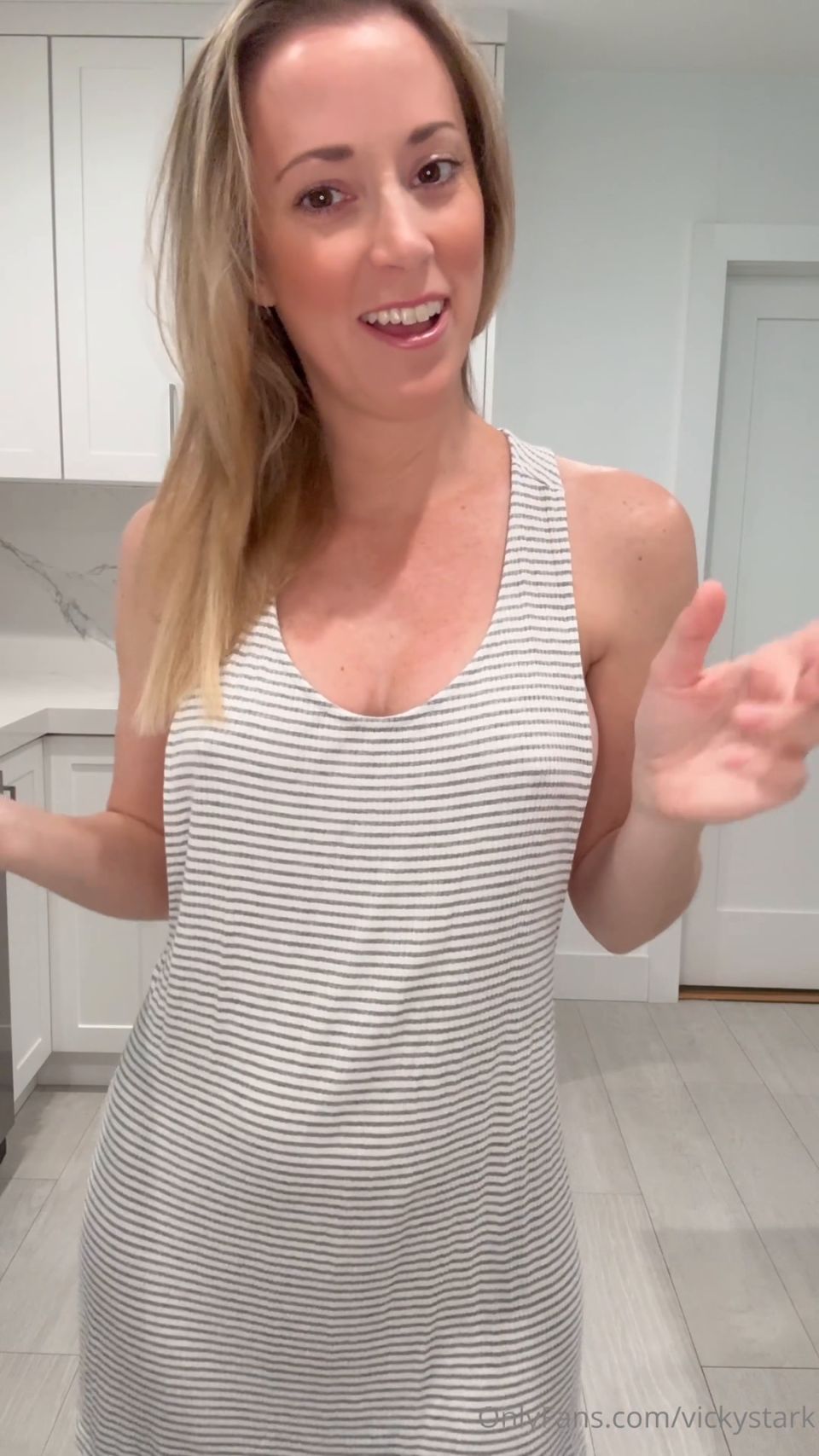 Only Fans: Vicky Stark - Try On - Youtuber