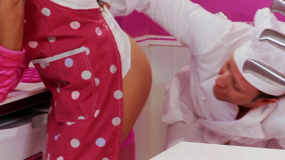 Skinny girl tammie lee anal fucking in the kitchen of this res....