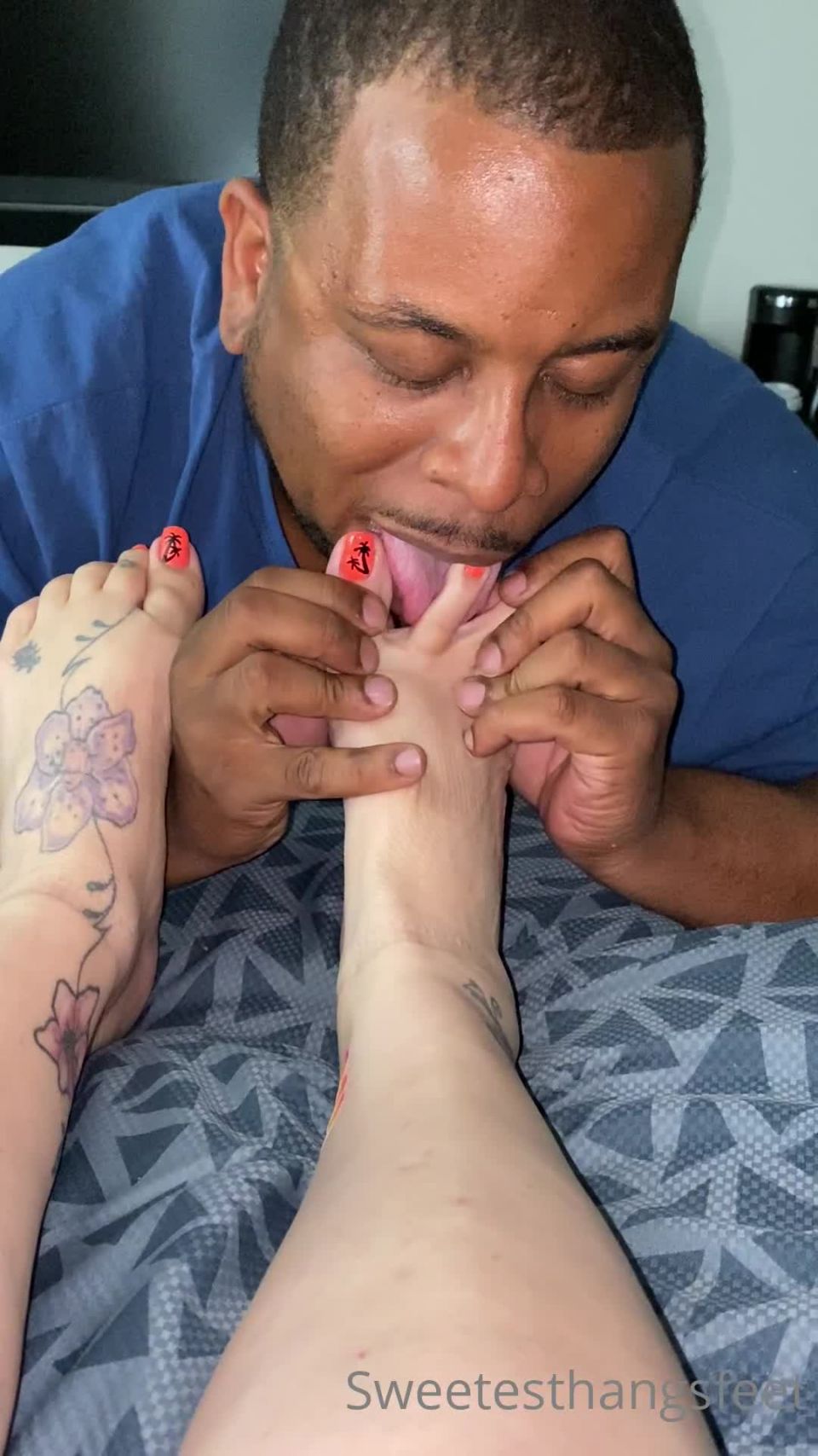 online porn clip 1 sweetesthangsfeet 2007202083752724 here is the worship video from on on feet porn best foot fetish porn