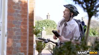 Video Rebecca Jane Smyth: Having Her Way With A Rookie 720p HD