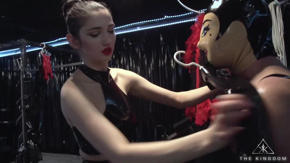 xxx video 44 fetish kitsch femdom porn | Kates-palace – Rubberschlampe Part 1 | femdom