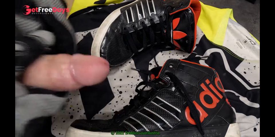 10 Cumshots on RedBlack Adidas hardcourt big logo