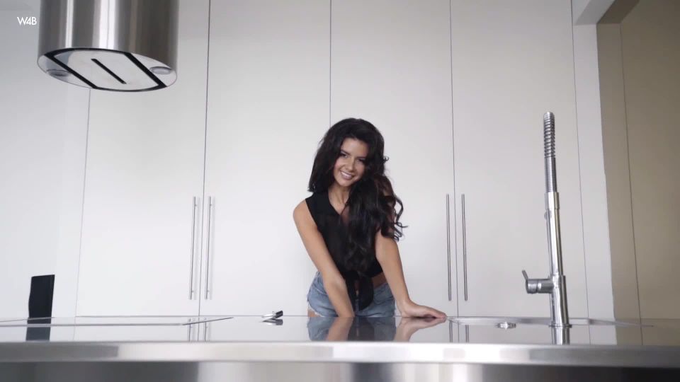 clip 48 2020.07.07 Nadia Fashion Story on teen 
