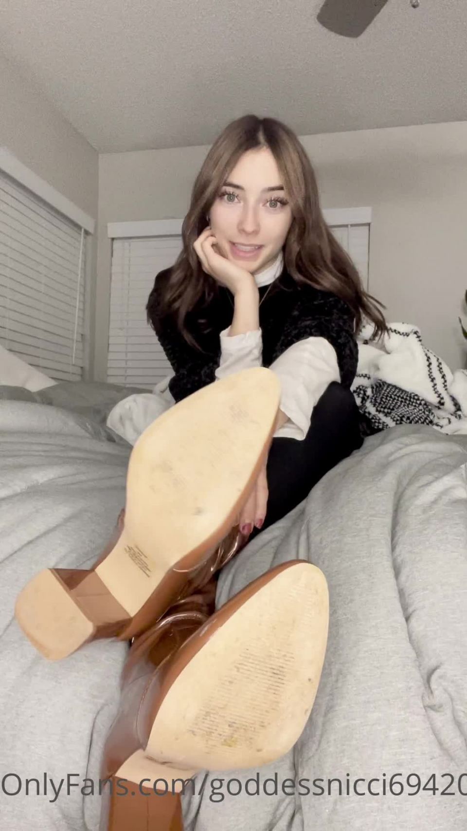 online video 34 melissa moore foot fetish feet porn | Goddessnicci69420201220212307353634 this christmas party made my feet stink soooo bad don t you wish you were here to smell | femdom
