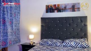 I fuck Rica Culona while she thinks she is her husband, she is surprised - Linda Clauss