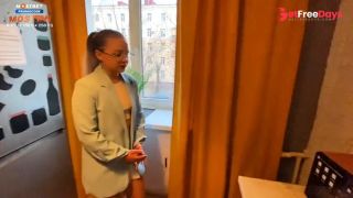 She wanted to sell the apartment so much that she offered herself as an additional service