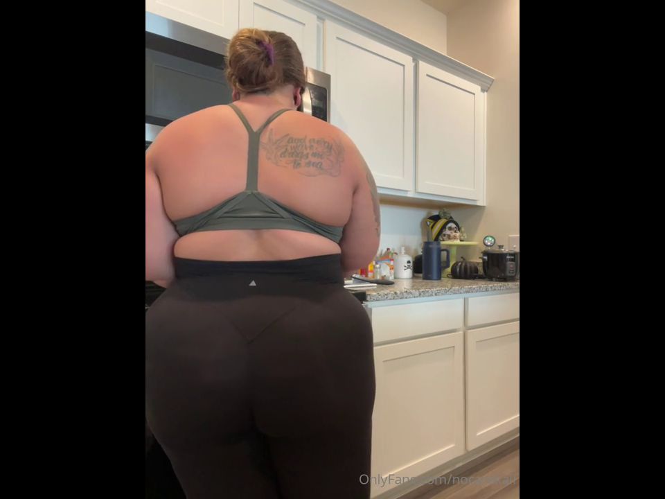 Fetish porn Nocarekali Serving Her Juicy Ass And Tits For Dinner Nocarekali
