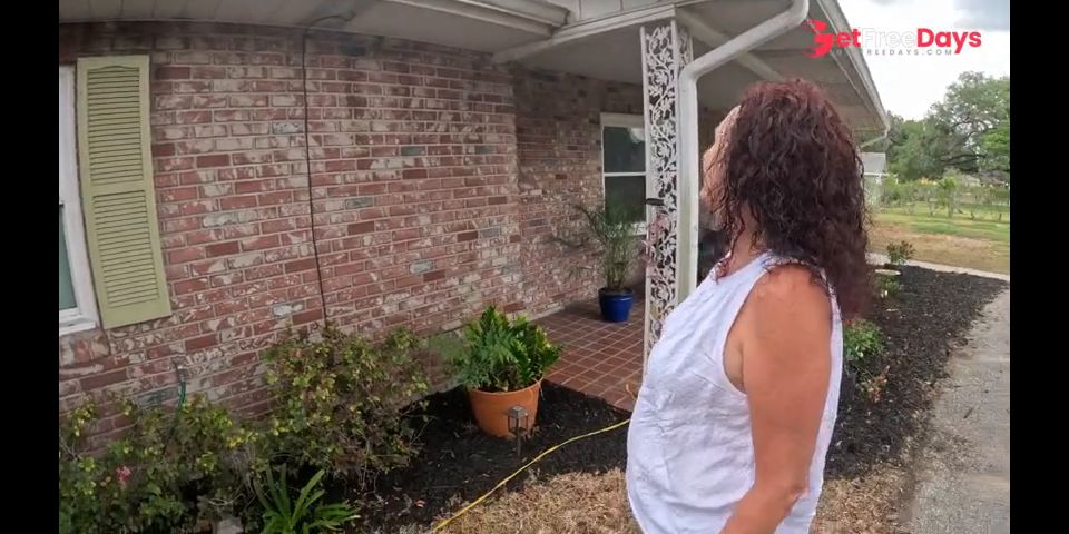 Ali Allure Gets Her Gutters Cleaned and Gets Anal