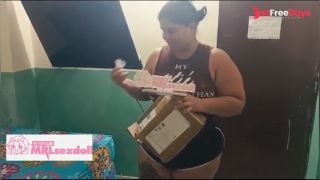 OTAKU QUEEN TEST HER NEW MRLSEXDOLL DRAGON UMBOXING PENIS TOY