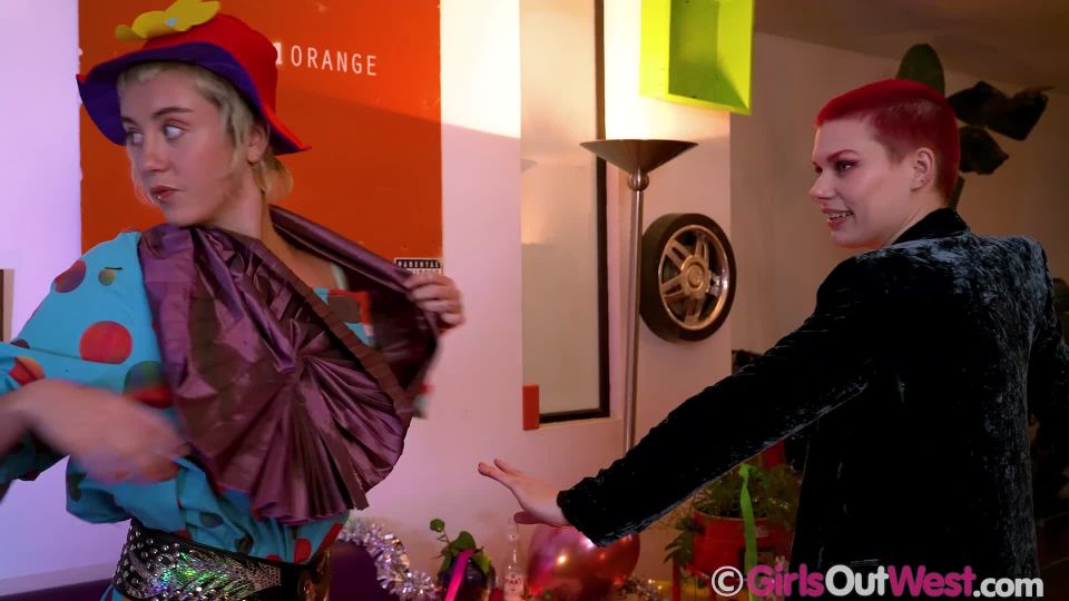 [GirlsOutWest 23] 01 01 Jordan J Lily Stretta And Tahlia Deliveroot [1080p] 