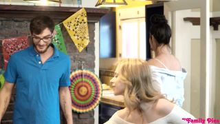 Family Pies 3 - Anya Olsen, Samantha Hayes | anya olsen | fetish porn giantess girl fetish