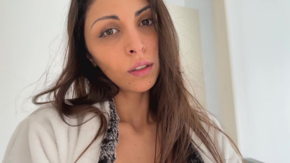 free video 46 femdom ball whipping NicoleBelle - Have you ever had sex with your friend's mother, bouncing boobs on toys