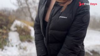 I took off a hot prostitute and fucked her in the car. Cumshot on hairy pussy